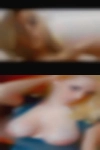 Swinger eating pussy